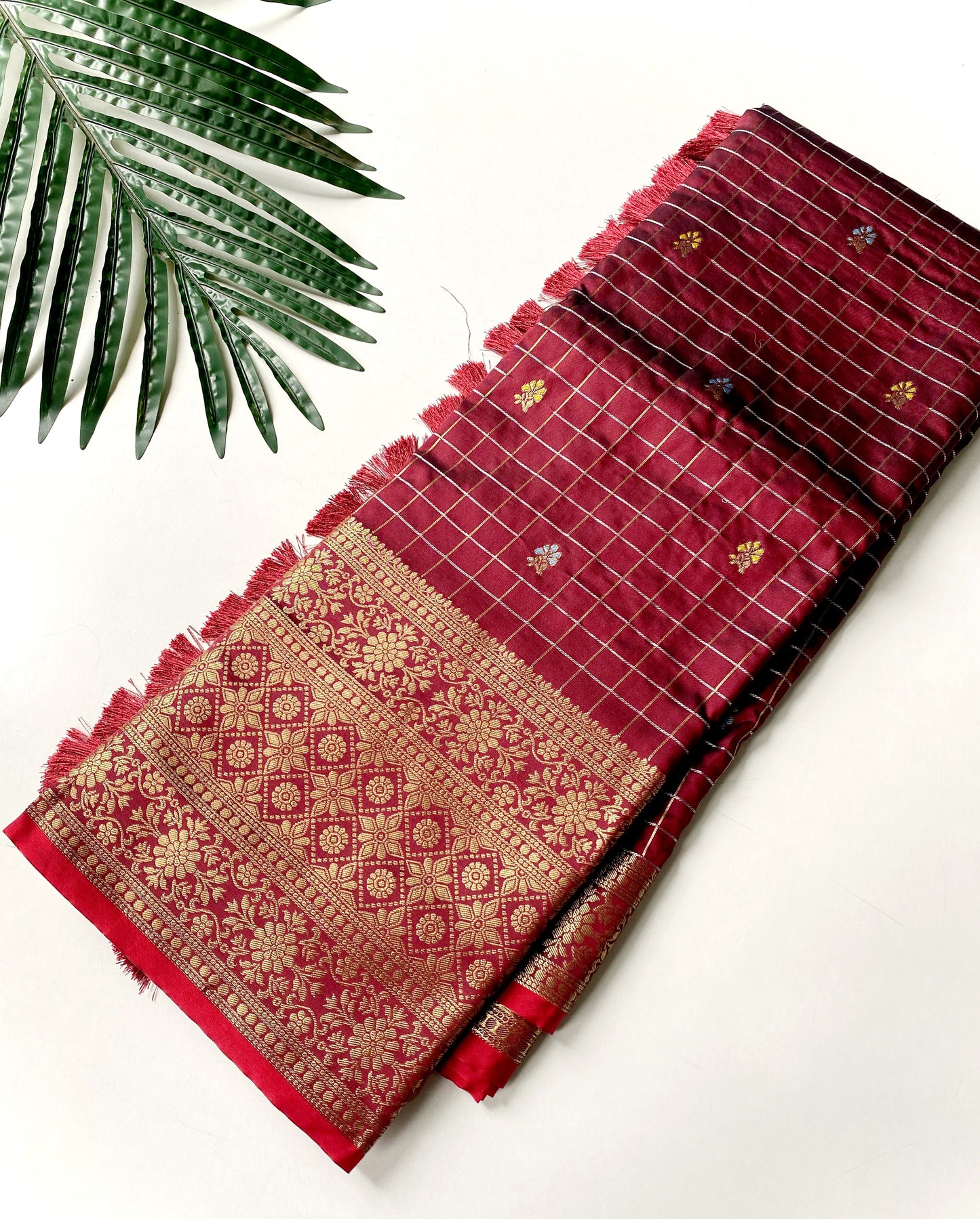 Hadloom saree with Meenakari work