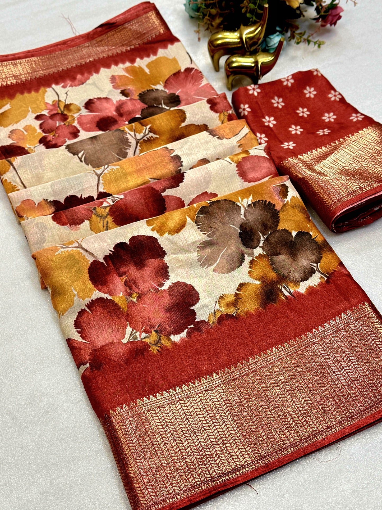 Dola silk saree with Floral print