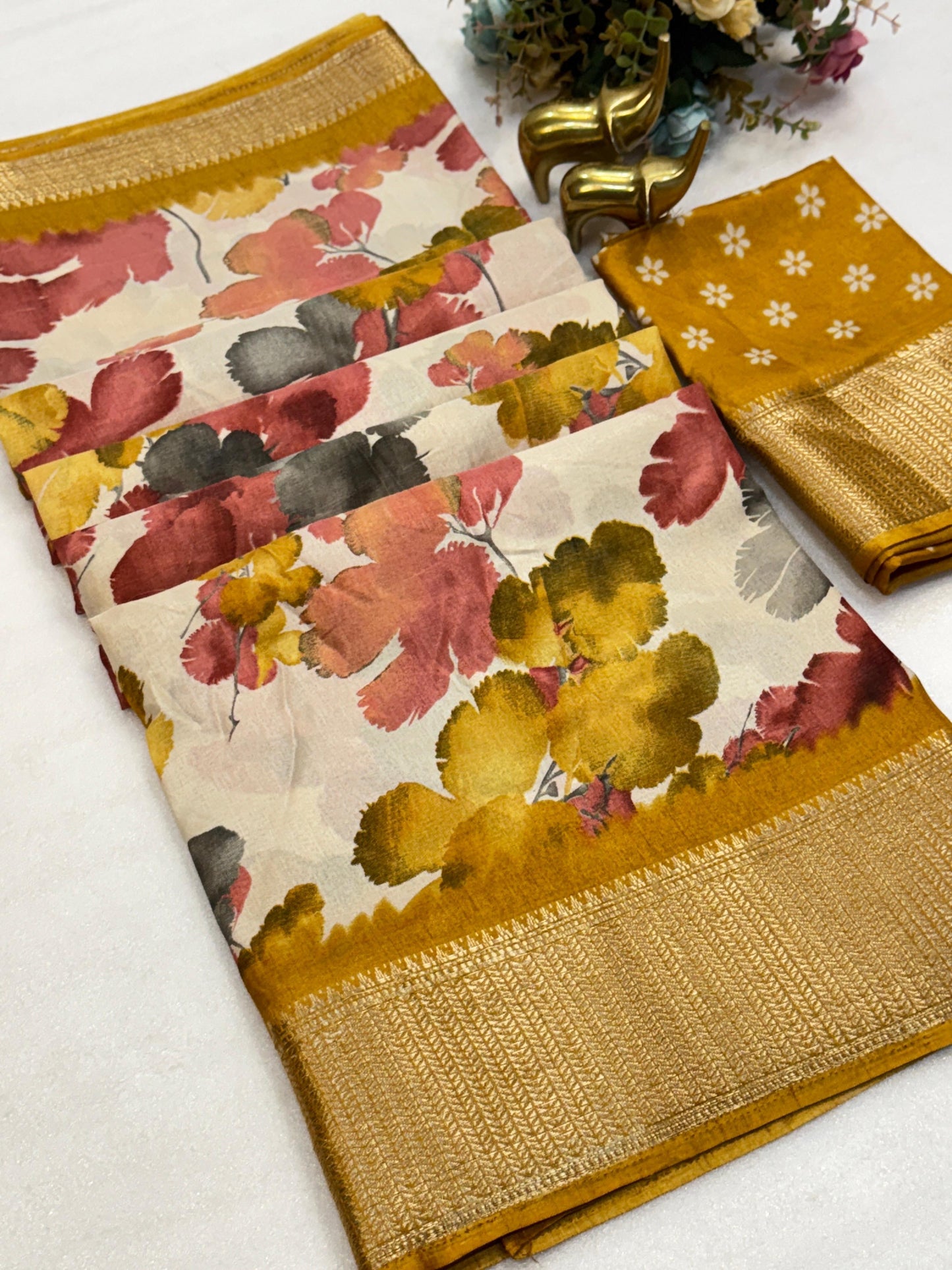 Dola silk saree with Floral print