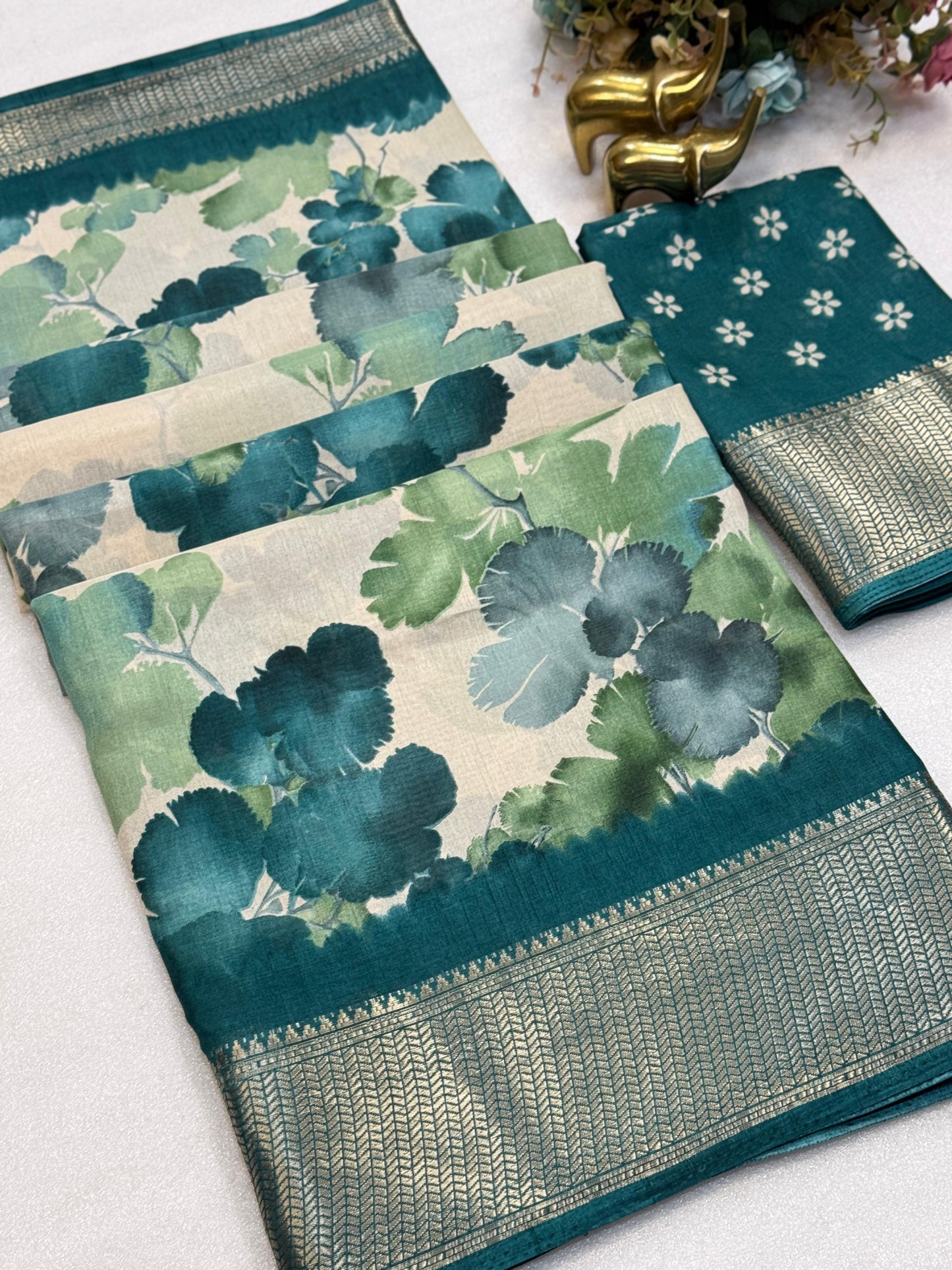 Dola silk saree with Floral print